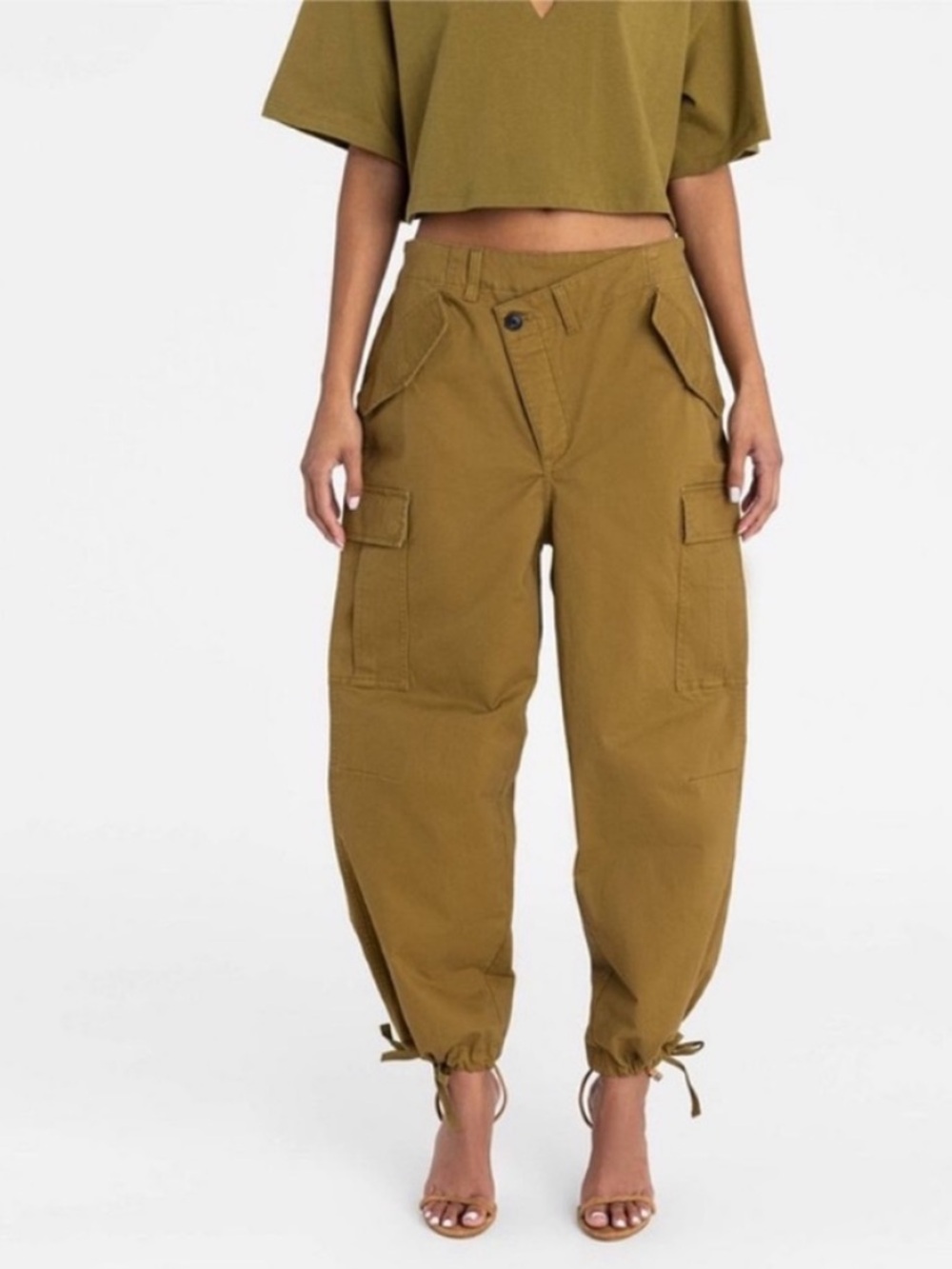 KBB by KAHLANA Women's Mid-Rise Straight Leg 'The Cargo Jogger' - Tan M